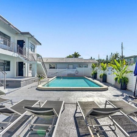 Waves On Desoto Rental Unit With Pool Hollywood Bagian luar foto