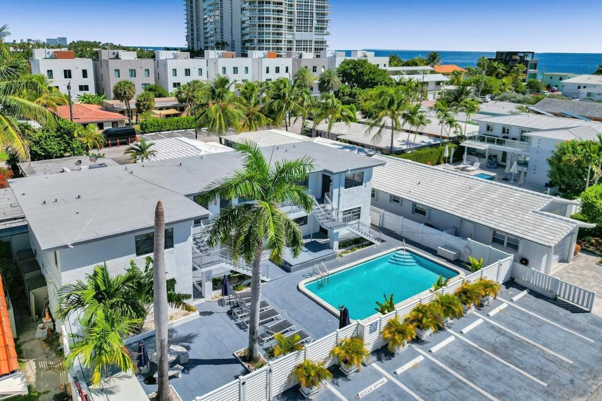 Waves On Desoto Rental Unit With Pool Hollywood Bagian luar foto