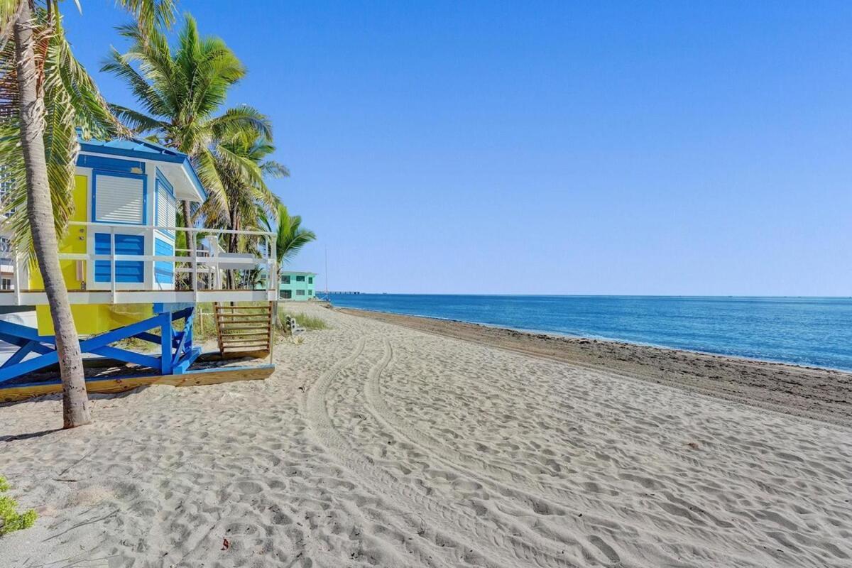Waves On Desoto Rental Unit With Pool Hollywood Bagian luar foto