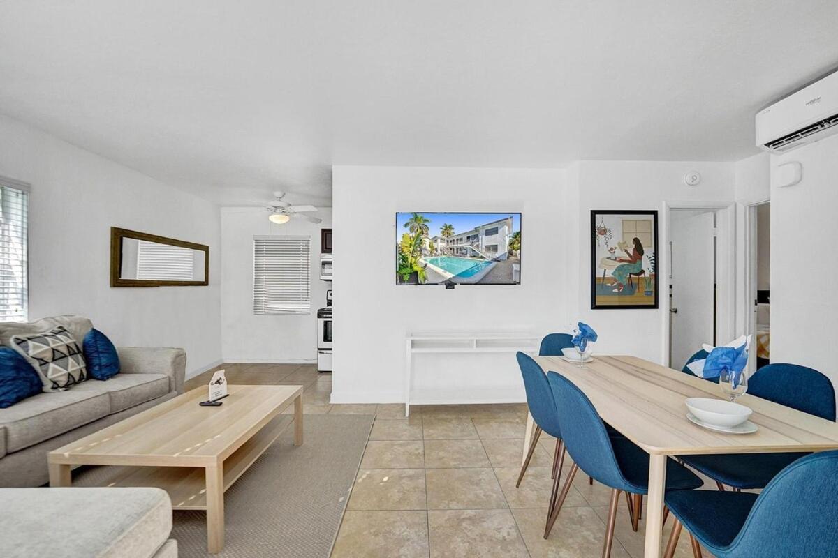 Waves On Desoto Rental Unit With Pool Hollywood Bagian luar foto