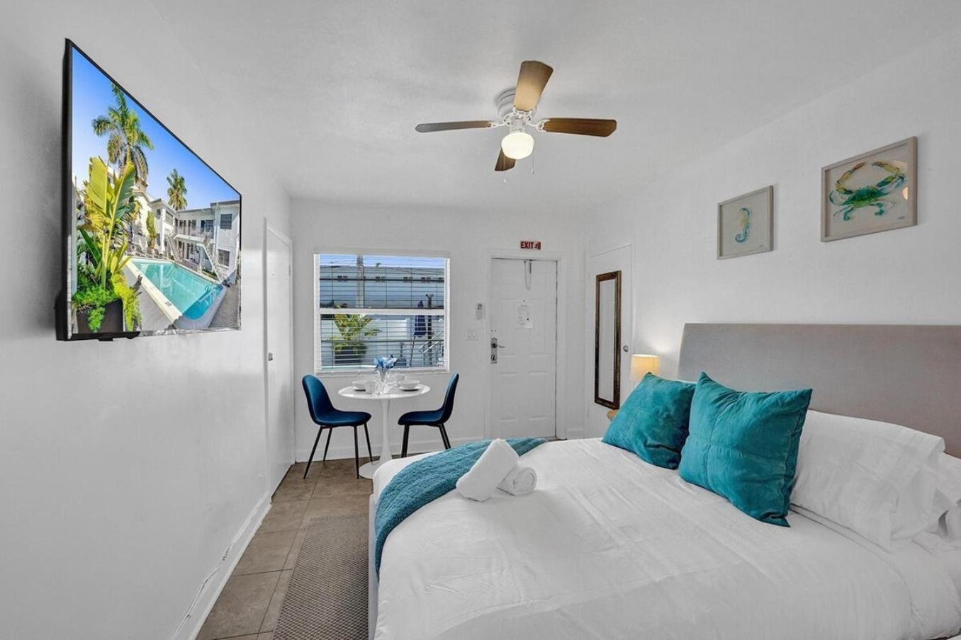 Waves On Desoto Rental Unit With Pool Hollywood Bagian luar foto