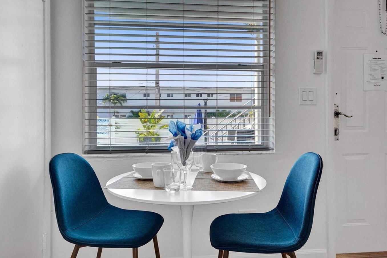 Waves On Desoto Rental Unit With Pool Hollywood Bagian luar foto