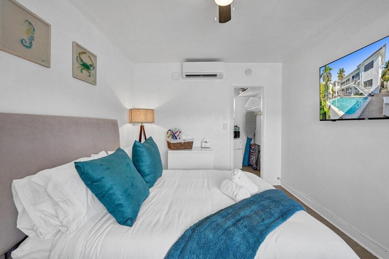 Waves On Desoto Rental Unit With Pool Hollywood Bagian luar foto