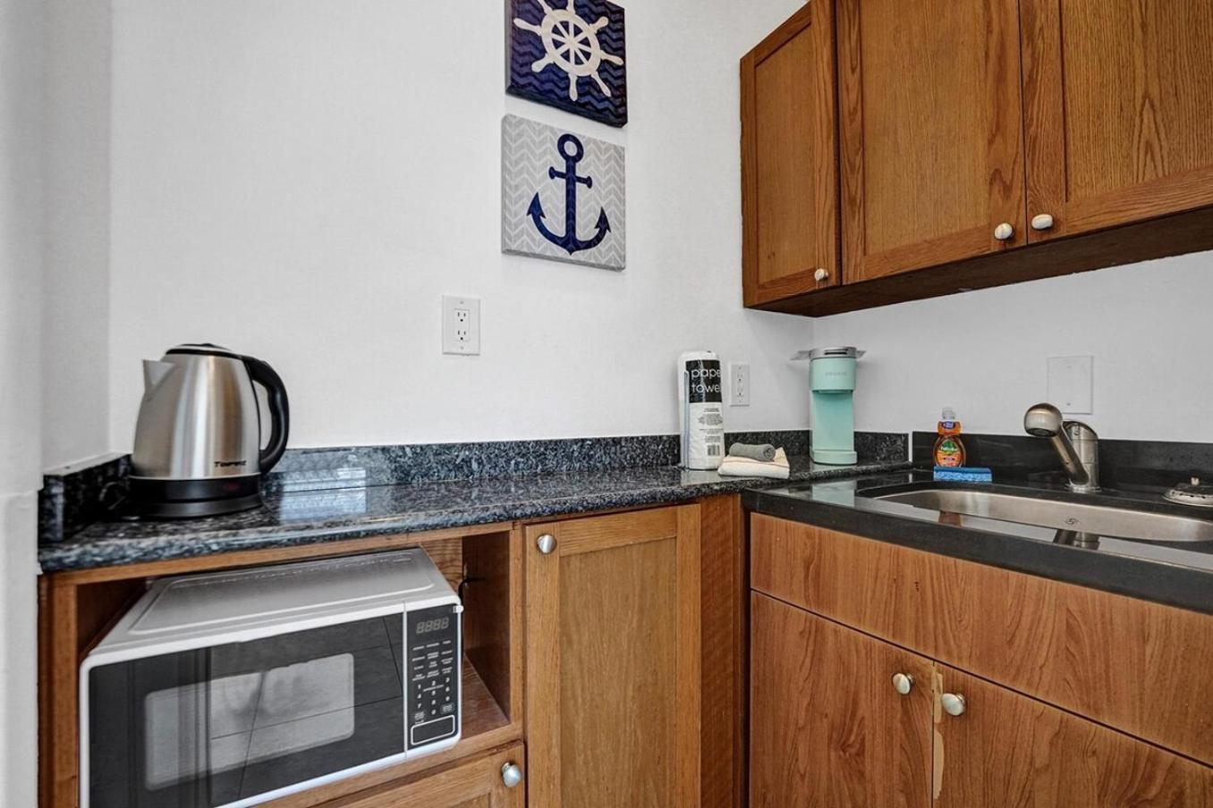 Waves On Desoto Rental Unit With Pool Hollywood Bagian luar foto