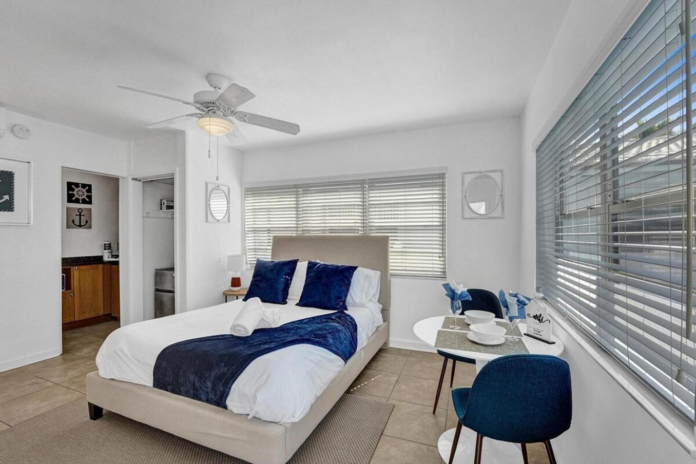 Waves On Desoto Rental Unit With Pool Hollywood Bagian luar foto