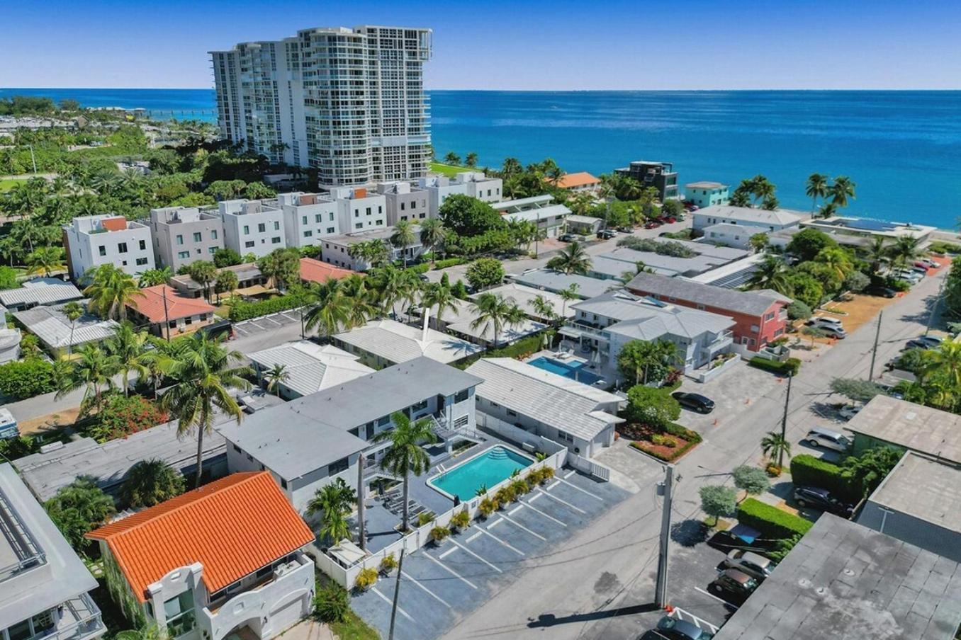 Waves On Desoto Rental Unit With Pool Hollywood Bagian luar foto